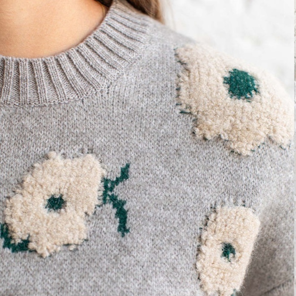 En Crème Shelby Flower Cloud Sweater - Grey Green